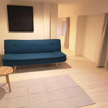 Apartment Da Cinema A Residenza D'artista Blue Yellow Red Orbetello