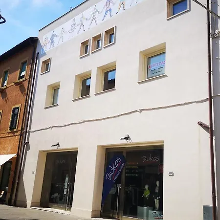 Da Cinema A Residenza D'artista Blue Yellow Red شقة أوربيتيلو
